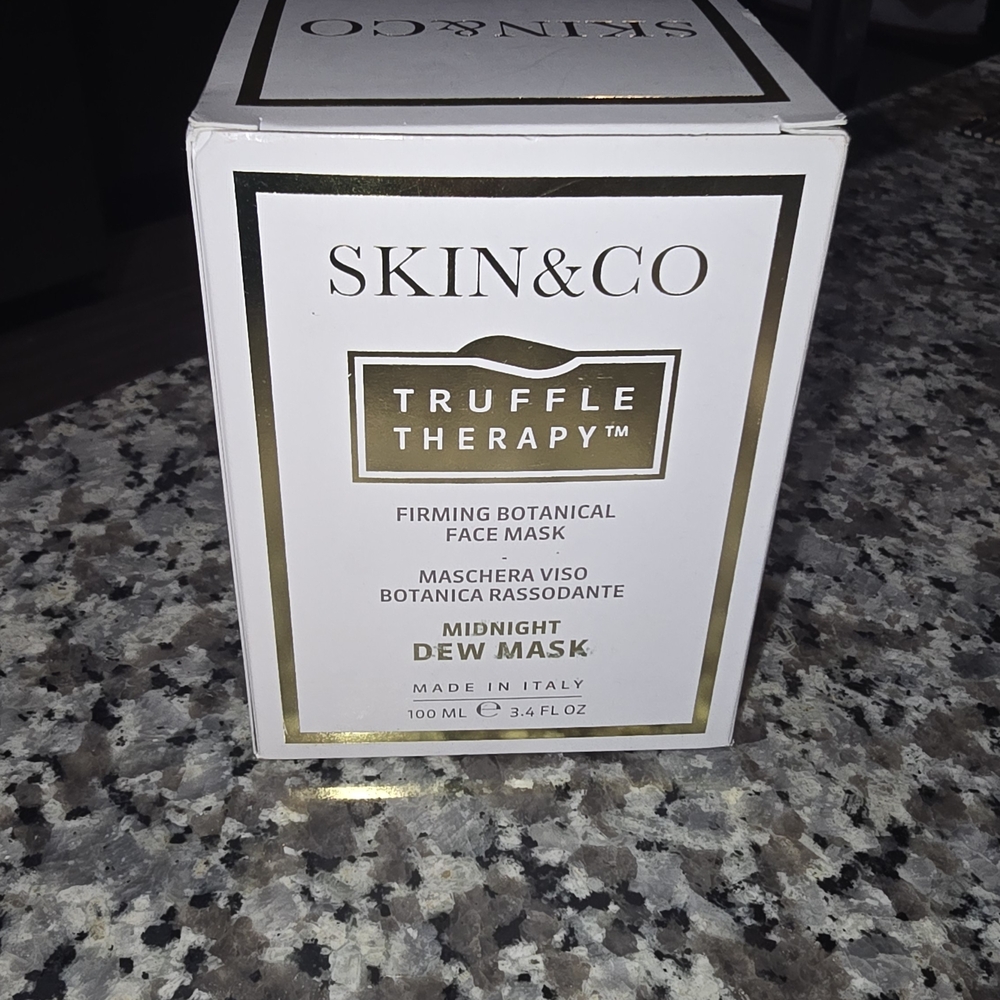 Skin&Co Truffle Therapy Midnight Dew Mask - White and Gold